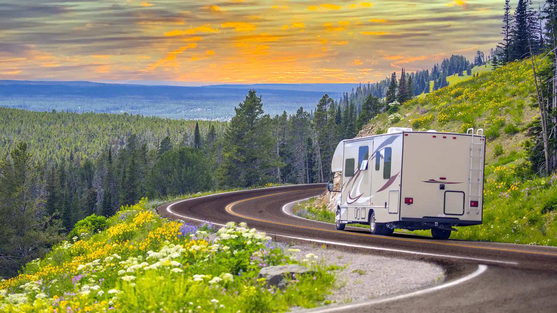 How To Choose the Right RV Outdoor Storage Facility